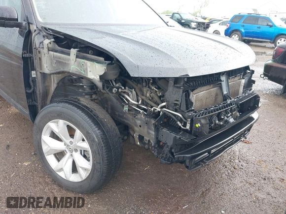 2018 Volkswagen Atlas SE с VIN 1V2CR2CA8JC566036, выставлен на аукционе IAAI как лот 42122613 с пробегом 89 691 миль миль и . История ставок и продаж доступна на DreamBid. Изображение 6.