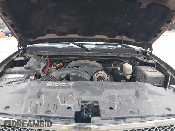 2007 Chevrolet Silverado 1500 LT w/1LT with VIN 2GCEC19J971723987, listed as a IAAI auction lot 41449499 with 302,703 mi miles. Bid and sale history available at carsss.com. Image 10.
