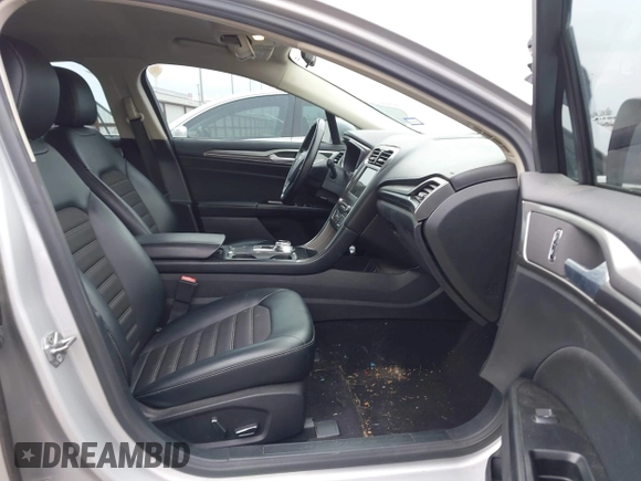 2017 Ford Fusion SE with VIN 3FA6P0H7XHR228435, listed as a IAAI auction lot 41607945 with 139,850 mi miles. Bid and sale history available at carsss.com. Image 5.