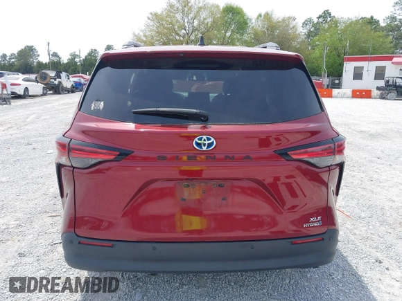 2022 Toyota Sienna XLE with VIN 5TDJRKEC4NS096888, listed as a IAAI auction lot 41901904 with 56,952 mi miles. Bid and sale history available at carsss.com. Image 16.