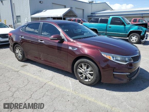 2017 Kia Optima LX z VIN 5XXGT4L33HG155090, wystawiony jako Copart lot #52758275 z przebiegiem 126 596 mil mil oraz Szkoda całkowita • Salvage title. Historia ofert i sprzedaży dostępna na DreamBid. Obrazek 4.