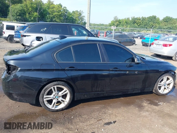 2013 BMW 3 Series 328i xDrive z VIN WBA3B5G57DNS05892, wystawiony jako IAAI lot #42560892 z przebiegiem 141 676 mil mil oraz . Historia ofert i sprzedaży dostępna na DreamBid. Obrazek 14.