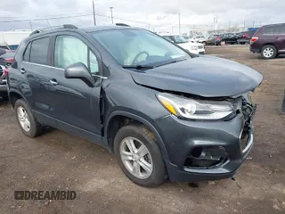 2018 Chevrolet Trax LT with VIN KL7CJPSB0JB664030, listed as a IAAI auction lot 41869632 with 68,710 mi miles. Bid and sale history available at carsss.com. Image 1.
