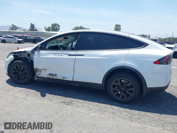 2016 Tesla Model X 70D z VIN 5YJXCAE29GF002170, wystawiony jako IAAI lot #42334842 z przebiegiem 119 104 mil mil oraz . Historia ofert i sprzedaży dostępna na DreamBid. Obrazek 15.