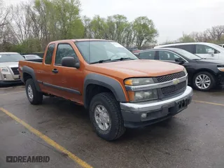2004 Chevrolet Colorado LS Z85 with VIN 1GCDT196548162817, listed as a IAAI auction lot 41896870 with 236,858 mi miles. Bid and sale history available at carsss.com. Image 1.