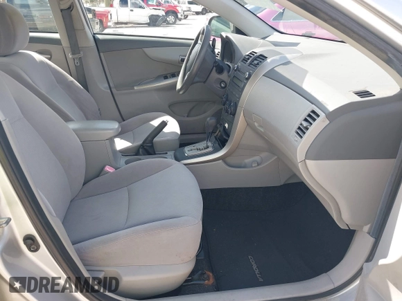 2010 Toyota Corolla z VIN JTDBU4EE6AJ077198, wystawiony jako IAAI lot #42519728 z przebiegiem 230 465 mil mil oraz . Historia ofert i sprzedaży dostępna na DreamBid. Obrazek 5.