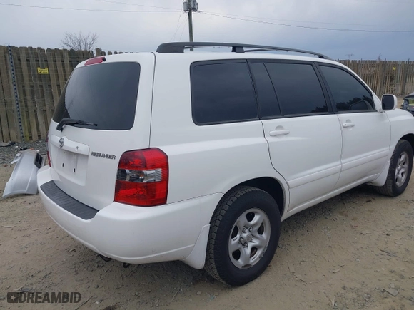 2006 Toyota Highlander with VIN JTEGP21A060105154, listed as a IAAI auction lot 41686840 with 245,420 mi miles. Bid and sale history available at carsss.com. Image 4.