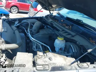 2018 Ram 1500 Express z VIN 1C6RR7FT6JS256826, wystawiony jako IAAI lot #43173926 z przebiegiem 63 239 mil mil oraz . Historia ofert i sprzedaży dostępna na DreamBid. Obrazek 18.