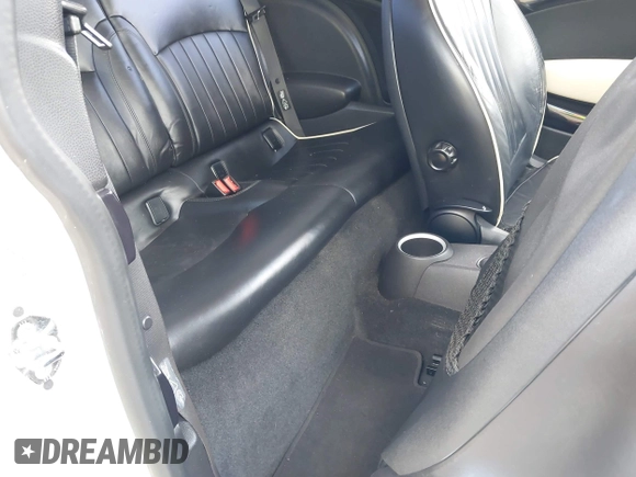 2007 MINI Hardtop with VIN WMWMF33557TL67653, listed as a IAAI auction lot 42581219 with 147,115 mi miles and . Bid and sale history available at DreamBid. Image 8.