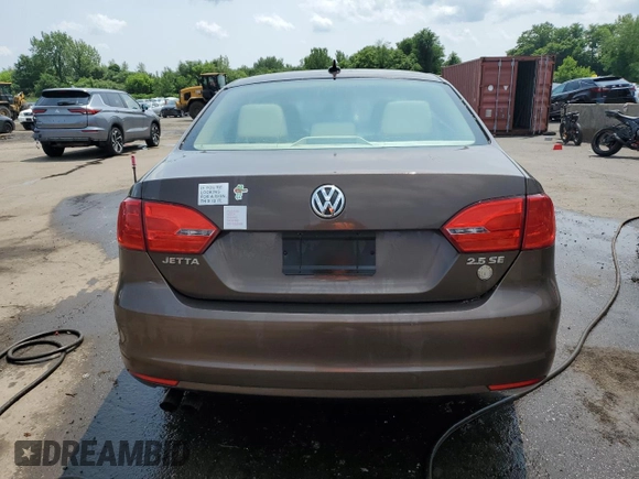 2013 Volkswagen Jetta SE with VIN 3VWDP7AJ7DM372884, listed as a Copart auction lot 60687755 with 123,754 mi miles and Salvage title. Bid and sale history available at DreamBid. Image 6.