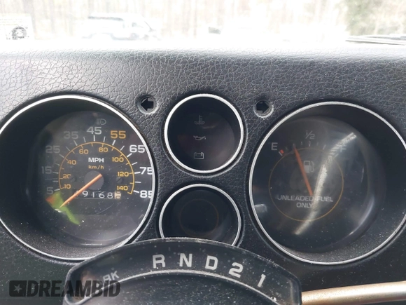 1985 Chevrolet Chevy Van z VIN 1GBEG25H1F7142616, wystawiony jako IAAI lot #41606567 z przebiegiem 19 168 mil mil oraz . Historia ofert i sprzedaży dostępna na DreamBid. Obrazek 7.