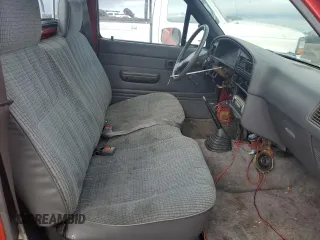 1990 Toyota Pickup DX с VIN JT4RN81P1L5069080, выставлен на аукционе Copart как лот 81606084 с пробегом 168 115 миль миль и Списание • Salvage title. История ставок и продаж доступна на DreamBid. Изображение 10.