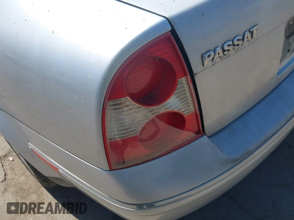 2004 Volkswagen Passat GLS z VIN WVWPD63B64P042673, wystawiony jako IAAI lot #42467361 z przebiegiem 259 067 mil mil oraz . Historia ofert i sprzedaży dostępna na DreamBid. Obrazek 6.