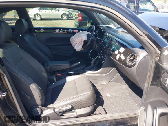 2016 Volkswagen Beetle SE с VIN 3VWJ17AT9GM620367, выставлен на аукционе IAAI как лот 42198976 с пробегом 94 048 миль миль и . История ставок и продаж доступна на DreamBid. Изображение 5.