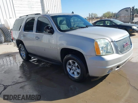 2007 GMC Yukon SLT with VIN 1GKFK13017R172120, listed as a IAAI auction lot 41740463 with 1 mi miles. Bid and sale history available at carsss.com. Image 1.