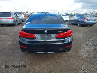 2018 BMW 5 Series 530i z VIN WBAJA5C54JWA38285, wystawiony jako IAAI lot #41390399 z przebiegiem 74 840 mil mil oraz . Historia ofert i sprzedaży dostępna na DreamBid. Obrazek 16.