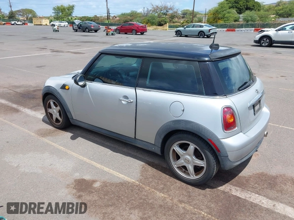 2009 MINI Hardtop with VIN WMWMF33599TT69778, listed as a IAAI auction lot 42262628 with 79,028 mi miles and . Bid and sale history available at DreamBid. Image 3.