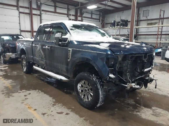 2017 Ford Super Duty F-250 SRW Lariat with VIN 1FT7W2B63HEF10061, listed as a IAAI auction lot 41558295 with 188,737 mi miles. Bid and sale history available at carsss.com. Image 1.