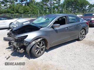 2017 Nissan Altima SV z VIN 1N4AL3AP2HC489509, wystawiony jako IAAI lot #42651575 z przebiegiem 138 361 mil mil oraz . Historia ofert i sprzedaży dostępna na DreamBid. Obrazek 2.