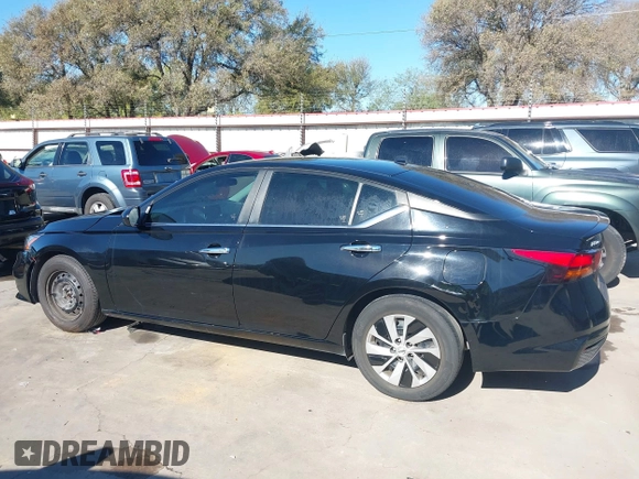 2020 Nissan Altima 2.5 S with VIN 1N4BL4BV2LC209412, listed as a IAAI auction lot 40852991 with 68,656 mi miles. Bid and sale history available at carsss.com. Image 14.