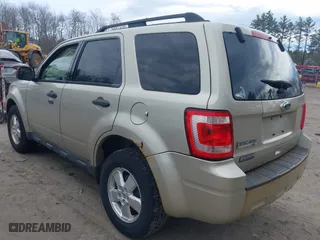 2011 Ford Escape XLT with VIN 1FMCU9D70BKA77676, listed as a IAAI auction lot 41921757 with 288,545 mi miles. Bid and sale history available at carsss.com. Image 3.