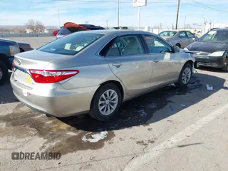 2017 Toyota Camry XLE z VIN 4T1BF1FK3HU290840, wystawiony jako IAAI lot #41470555 z przebiegiem 62 190 mil mil oraz . Historia ofert i sprzedaży dostępna na DreamBid. Obrazek 4.