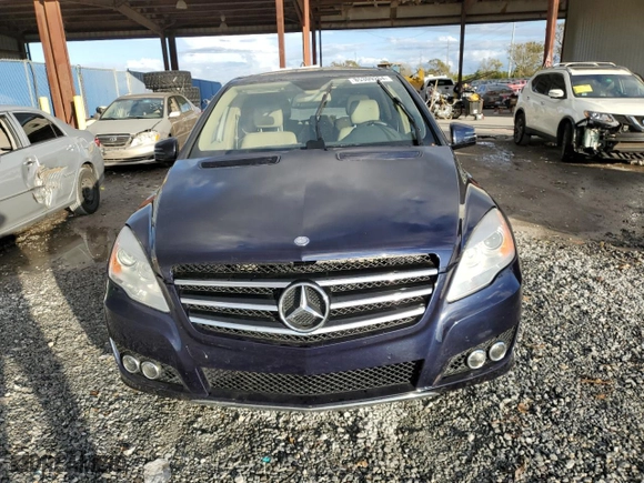 2011 Mercedes-Benz R-Class R 350 BlueTEC with VIN 4JGCB2FEXBA124646, listed as a Copart auction lot 85309204 with 113,545 mi miles and Non Repairable. Bid and sale history available at carsss.com. Image 5.