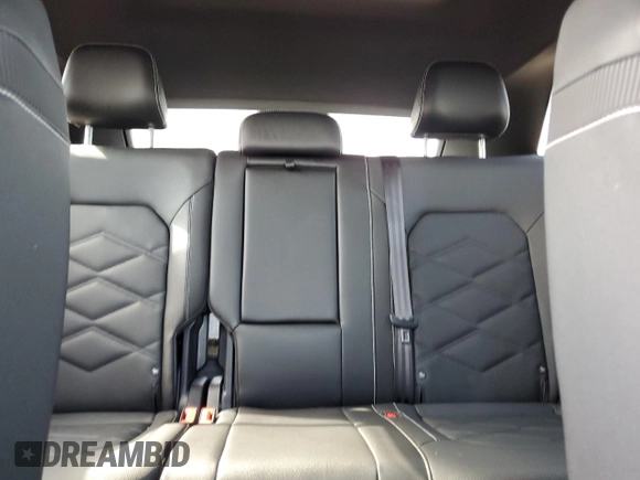 2025 Volkswagen Atlas SE z VIN 1V2JE2CA4SC205357, wystawiony jako Copart lot #51688695 z przebiegiem 4 355 mil mil oraz Szkoda całkowita • Salvage title. Historia ofert i sprzedaży dostępna na DreamBid. Obrazek 10.