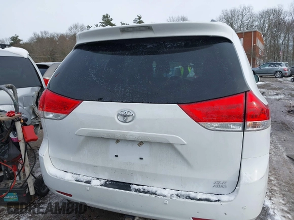 2012 Toyota Sienna XLE with VIN 5TDDK3DC3CS046182, listed as a IAAI auction lot 41387074 with 161,348 mi miles. Bid and sale history available at carsss.com. Image 17.