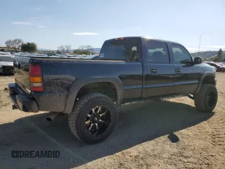 2005 GMC Sierra 1500HD SLT z VIN 1GTGK13U75F825082, wystawiony jako Copart lot #48814305 z przebiegiem 156 787 mil mil oraz Szkoda całkowita • Salvage title. Historia ofert i sprzedaży dostępna na DreamBid. Obrazek 3.