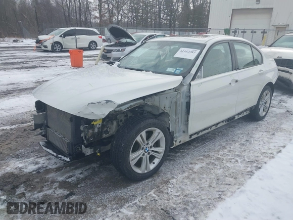 2016 BMW 3 Series 328i xDrive z VIN WBA8E3C58GK502795, wystawiony jako IAAI lot #41452383 z przebiegiem 99 876 mil mil oraz . Historia ofert i sprzedaży dostępna na DreamBid. Obrazek 2.