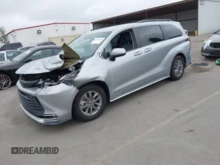 2021 Toyota Sienna XLE with VIN 5TDYRKEC6MS069690, listed as a IAAI auction lot 41841252 with 56,632 mi miles. Bid and sale history available at carsss.com. Image 2.