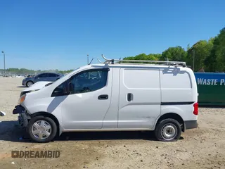 2015 Nissan NV200 SV z VIN 3N6CM0KN0FK730113, wystawiony jako IAAI lot #42049374 z przebiegiem 126 771 mil mil oraz . Historia ofert i sprzedaży dostępna na DreamBid. Obrazek 14.