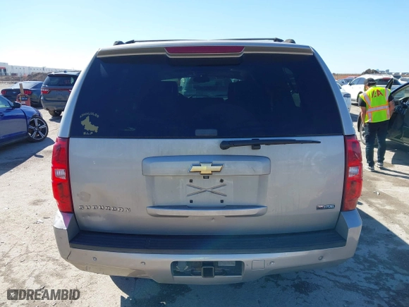 2007 Chevrolet Suburban LTZ with VIN 3GNFC16037G200947, listed as a IAAI auction lot 41699274 with 217,182 mi miles. Bid and sale history available at carsss.com. Image 16.