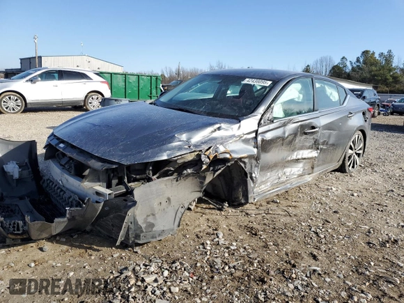 2019 Nissan Altima 2.5 SR with VIN 1N4BL4CV1KN323452, listed as a Copart auction lot 42438095 with 68,312 mi miles and Salvage Title. Bid and sale history available at carsss.com. Image 1.