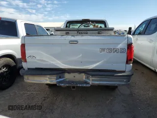 1997 Ford F-250 z VIN 1FTHF26F3VEB25299, wystawiony jako Copart lot #79120094 z przebiegiem 232 954 mil mil oraz Szkoda całkowita • Salvage title. Historia ofert i sprzedaży dostępna na DreamBid. Obrazek 6.