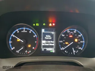 2018 Toyota RAV4 XLE with VIN 2T3WFREV5JW495584, listed as a Copart auction lot 48867725 with 34,060 mi miles and Salvage Title. Bid and sale history available at carsss.com. Image 9.