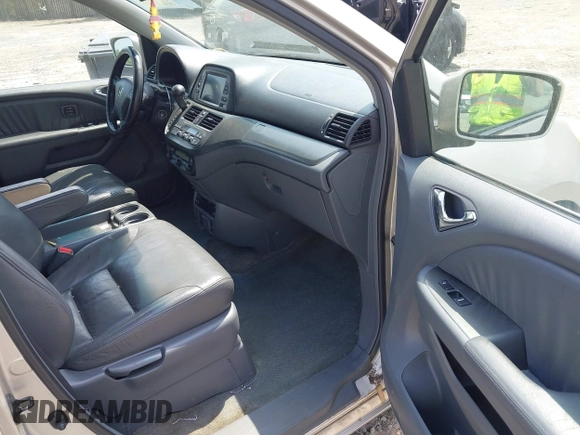 2006 Honda Odyssey Touring z VIN 5FNRL38816B012601, wystawiony jako IAAI lot #42148571 z przebiegiem 278 590 mil mil oraz . Historia ofert i sprzedaży dostępna na DreamBid. Obrazek 5.