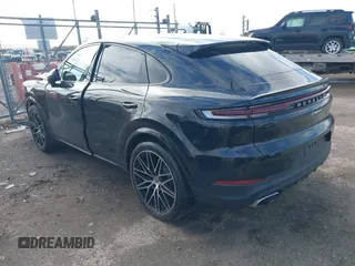 2025 Porsche Cayenne z VIN WP1BA2AY4SDA29016, wystawiony jako IAAI lot #41899275 z przebiegiem 7 099 mil mil oraz . Historia ofert i sprzedaży dostępna na DreamBid. Obrazek 3.