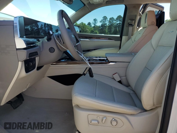 2025 Cadillac Escalade 4WD Sport Platinum with VIN 1GYS9GRL7SR239431, listed as a Copart auction lot 54129845 with 510 mi miles and Clean title. Bid and sale history available at DreamBid. Image 7.