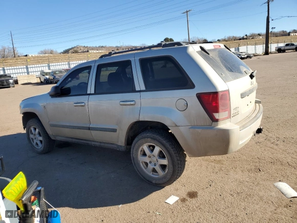 2008 Jeep Grand Cherokee Laredo with VIN 1J8HR48M28C132252, listed as a Copart auction lot 88986875 with 176,907 mi miles and Salvage Title. Bid and sale history available at carsss.com. Image 2.