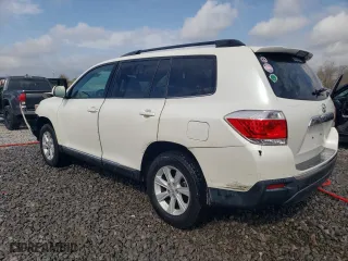 2013 Toyota Highlander with VIN 5TDZK3EH9DS130735, listed as a Copart auction lot 48710955 with 139,013 mi miles and Salvage Title. Bid and sale history available at carsss.com. Image 2.