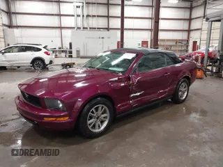 2005 Ford Mustang Deluxe with VIN 1ZVFT84N555227763, listed as a IAAI auction lot 41692270 with 150,423 mi miles. Bid and sale history available at carsss.com. Image 17.
