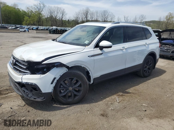 2024 Volkswagen Tiguan SE with VIN 3VVMB7AXXRM077048, listed as a Copart auction lot 54885705 with 9,414 mi miles and Salvage title. Bid and sale history available at DreamBid. Image 1.