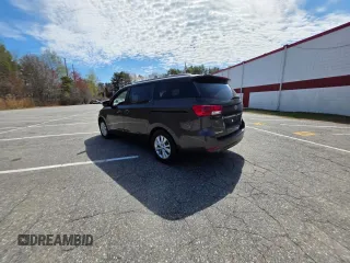 2015 Kia Sedona LX with VIN KNDMB5C12F6043483, listed as a Copart auction lot 54690525 with 139,268 mi miles and Clean Title. Bid and sale history available at carsss.com. Image 3.