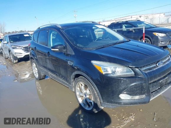 2015 Ford Escape Titanium with VIN 1FMCU9J91FUC68152, listed as a IAAI auction lot 41620725 with 195,122 mi miles. Bid and sale history available at carsss.com. Image 1.