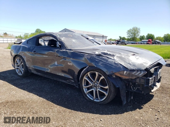 2019 Ford Mustang GT z VIN 1FA6P8CF2K5120723, wystawiony jako Copart lot #57516505 z przebiegiem Nie podano mil oraz Szkody całkowita. Historia ofert i sprzedaży dostępna na DreamBid. Obrazek 4.