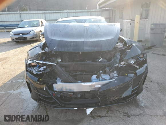 2023 Audi e-tron GT Premium Plus z VIN WAUCJBFW8P7005334, wystawiony jako Copart lot #41005574 z przebiegiem 10 093 mil mil oraz . Historia ofert i sprzedaży dostępna na DreamBid. Obrazek 5.
