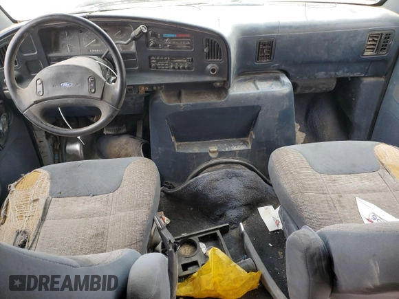 1993 Ford Econoline Wagon Super Custom z VIN 1FBJS31H9PHA49377, wystawiony jako Copart lot #45554655 z przebiegiem Nie podano mil oraz Szkoda całkowita • Salvage title. Historia ofert i sprzedaży dostępna na DreamBid. Obrazek 8.