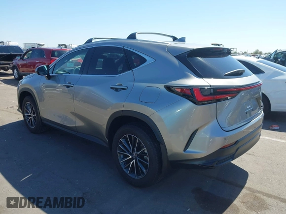 2024 Lexus NX 350 Premium z VIN 2T2GGCEZ3RC049310, wystawiony jako IAAI lot #42551581 z przebiegiem 12 938 mil mil oraz . Historia ofert i sprzedaży dostępna na DreamBid. Obrazek 3.